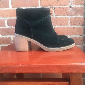 Ugg black bootie